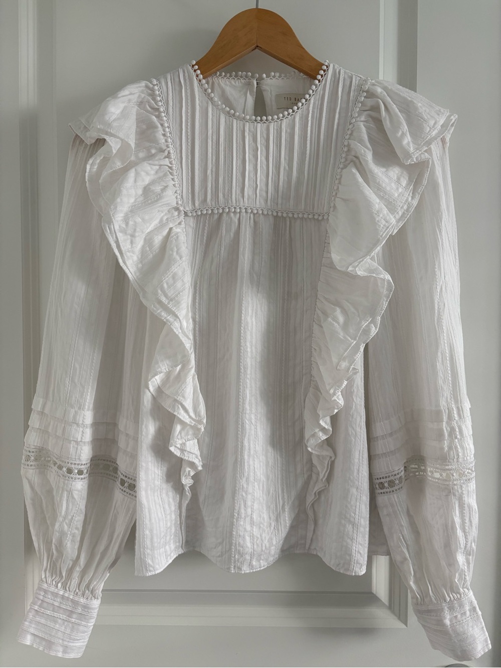 Ted Baker White Ruffle Blouse (Size 0 / US 2)